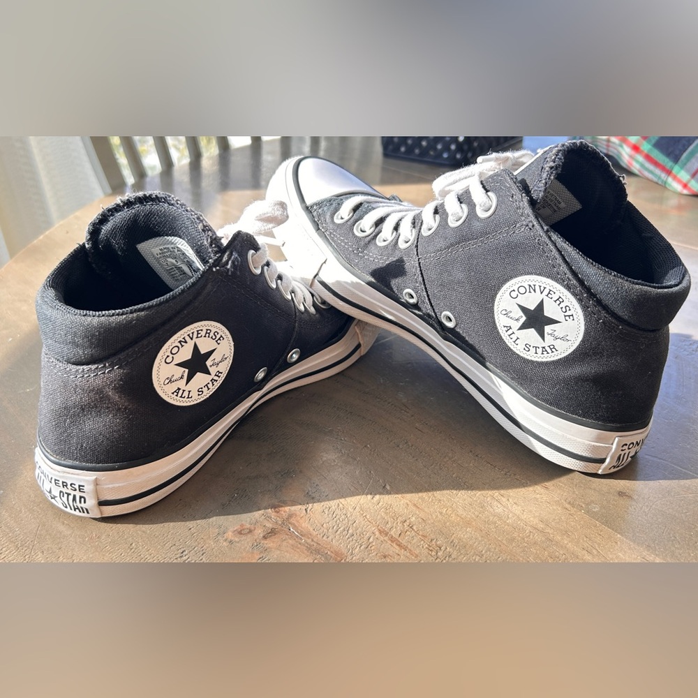 CLASSIC CONVERSE LOW TOP CASUAL SHOES - Picture 4 of 6